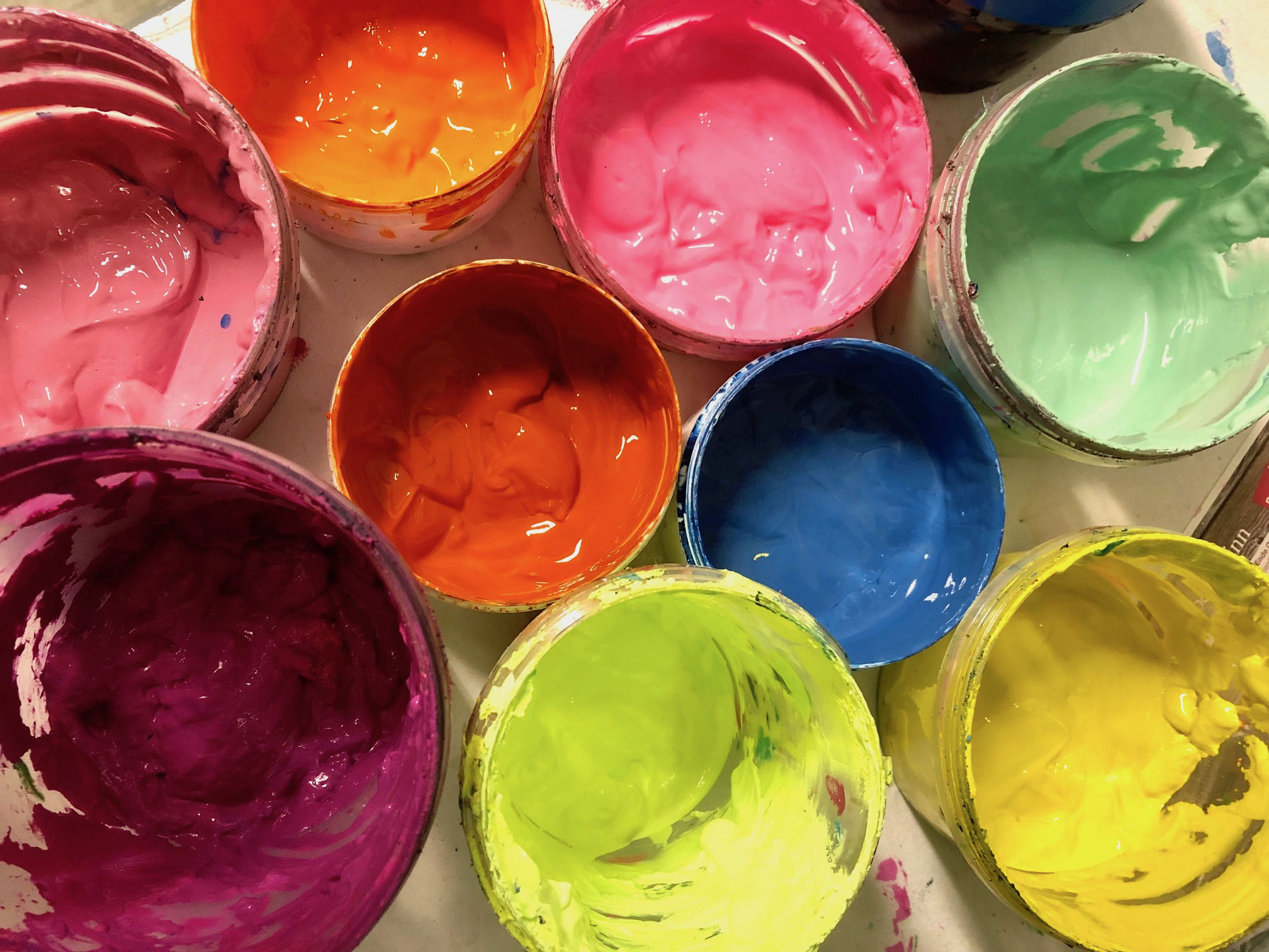 Farbtöpfe